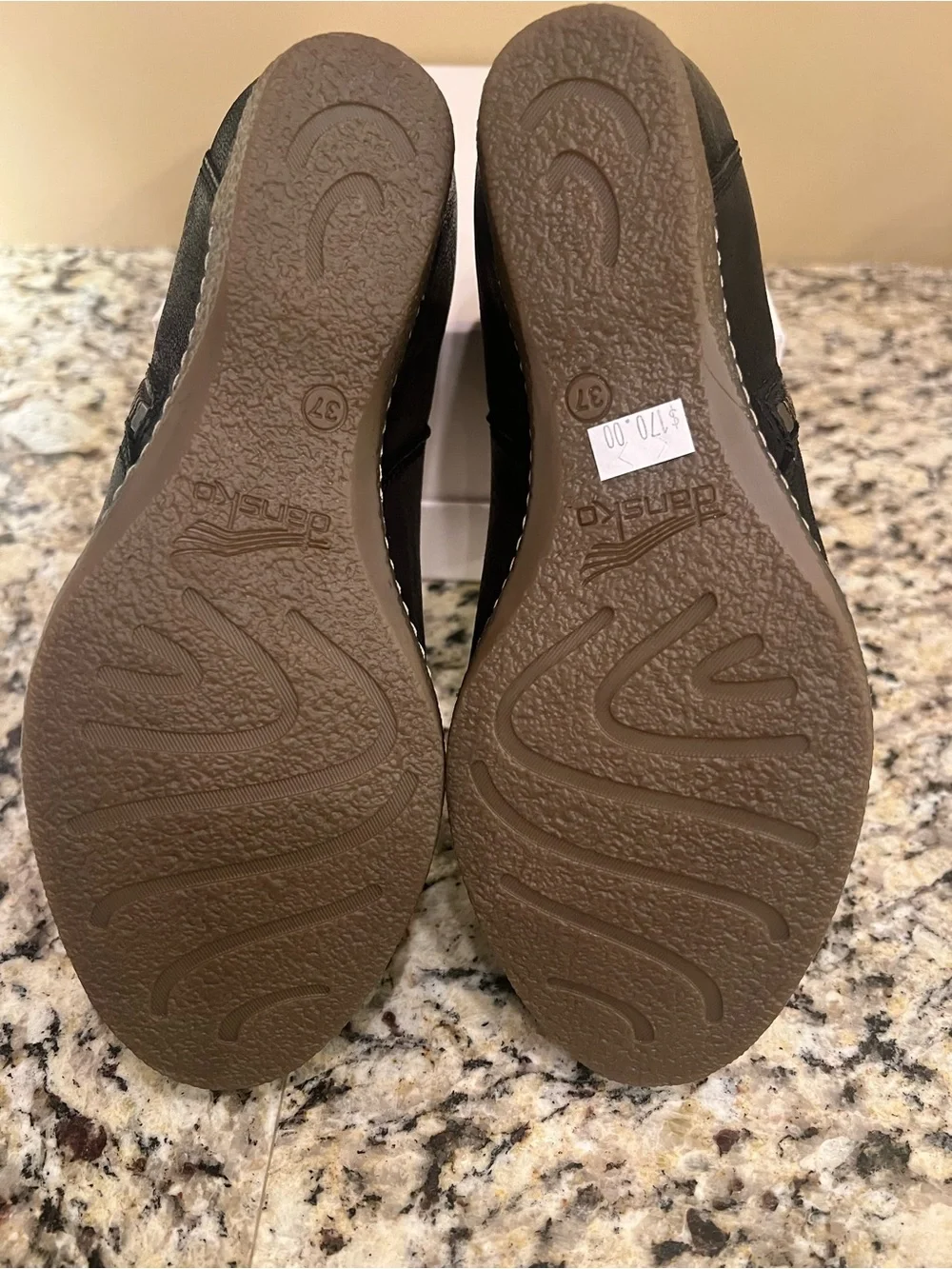 Dansko - Leyla Burnished Nubuck - black  Women’s sz 37 New in box, never worn
